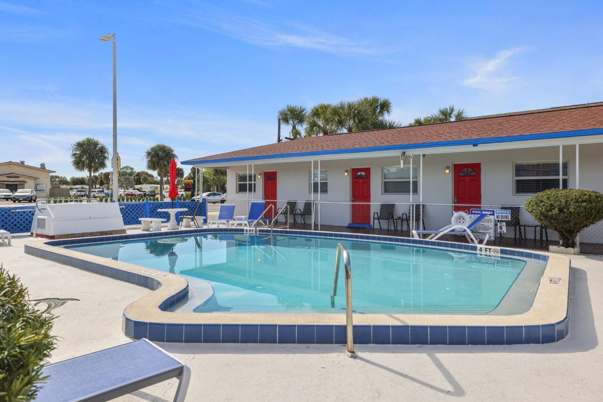 Sun Island Motel St. Pete Beach Exteriör bild
