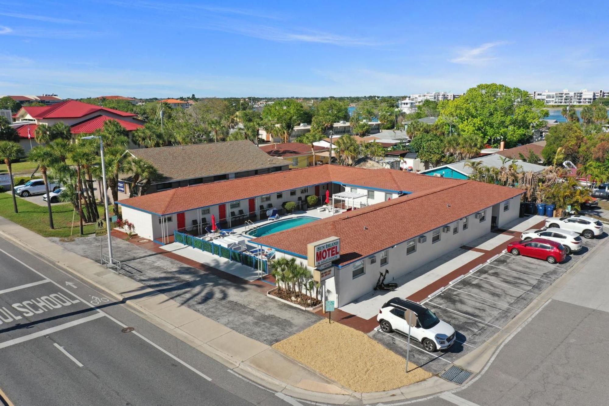 Sun Island Motel St. Pete Beach Exteriör bild