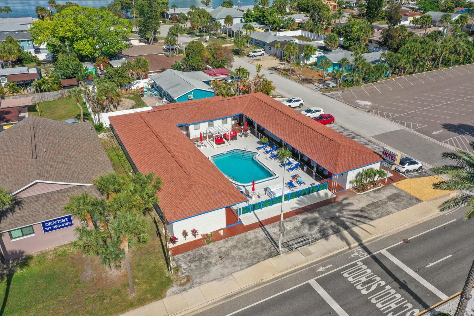 Sun Island Motel St. Pete Beach Exteriör bild