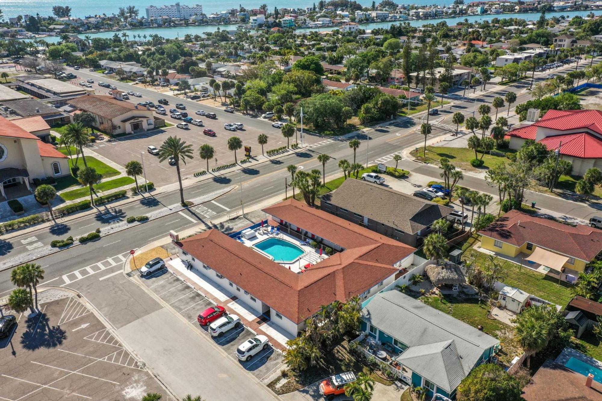 Sun Island Motel St. Pete Beach Exteriör bild